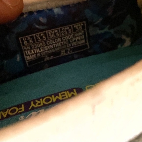 Skechers Memory Foam Classic Fit - Picture 3 of 3